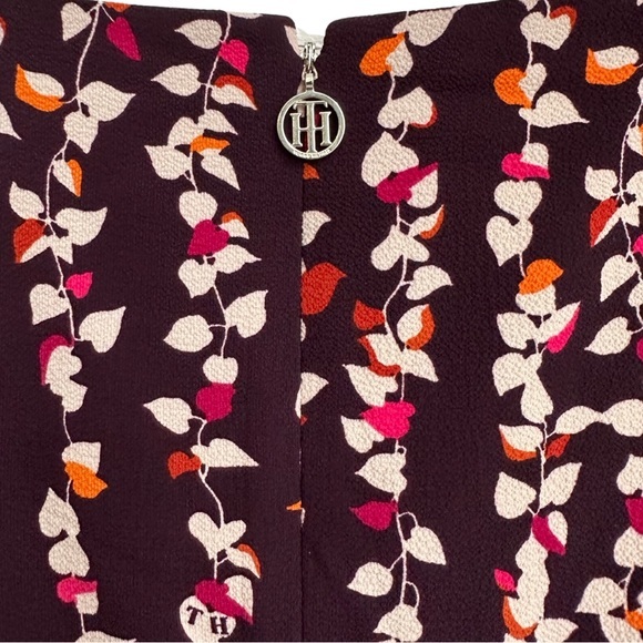 NEW Tommy Hilfiger floral dress with v neck front, tie waist and flowy. - Picture 5 of 7